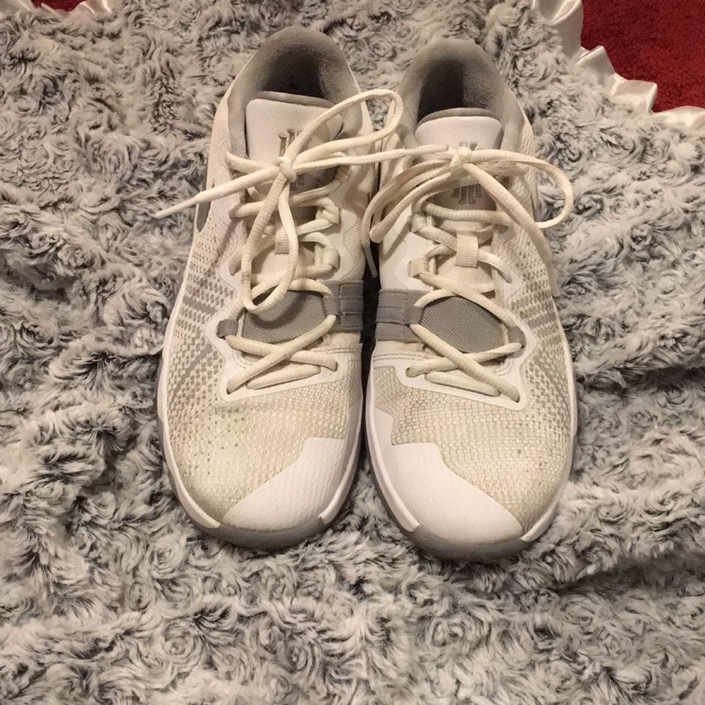 Nike (Kyrie flytrap line) - Picture 2 of 4